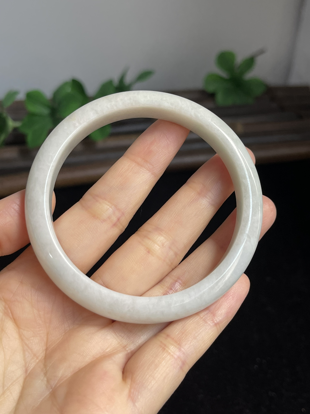 正圈56.7圈口，翡翠糯化种黄色手镯