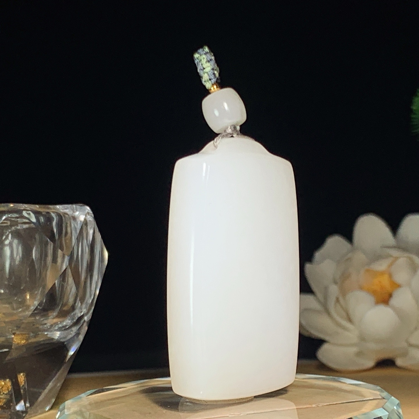 新疆和田玉白玉平安无事牌挂件 尺寸50/29/11重41克！玉质细腻油润 底色纯净 脂粉好，品质好。lt260420