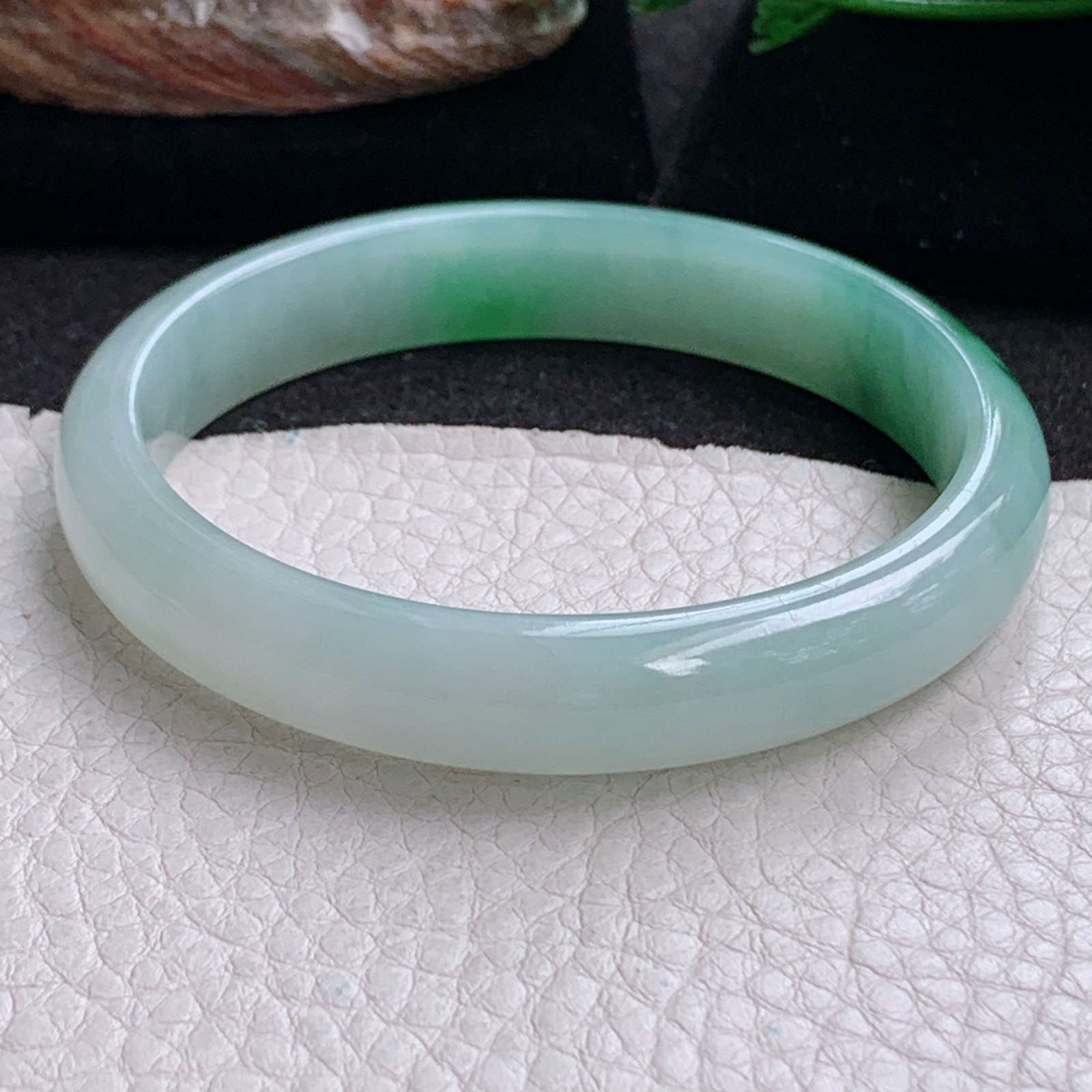 jm实拍57*11*6.7平安镯 天然缅甸翡翠a货冰润辣绿正圈玉镯子