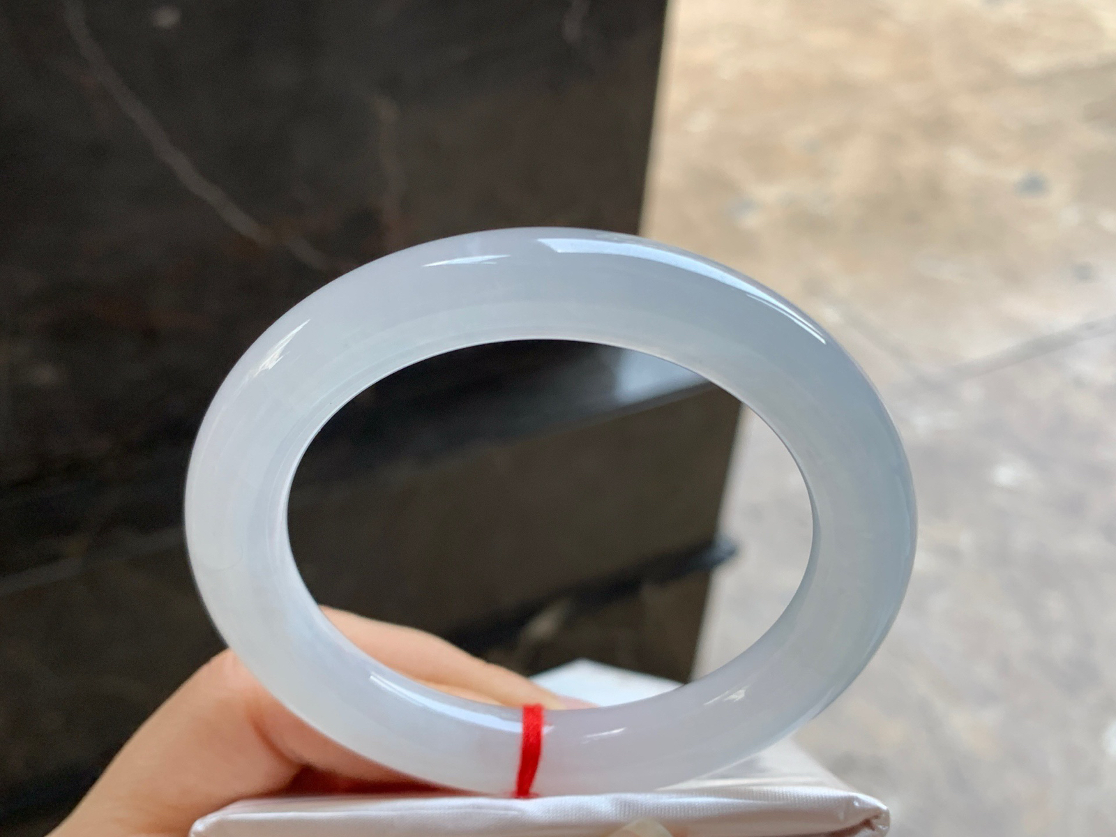 57.5-10.5

淡紫圆条手镯^_^清新