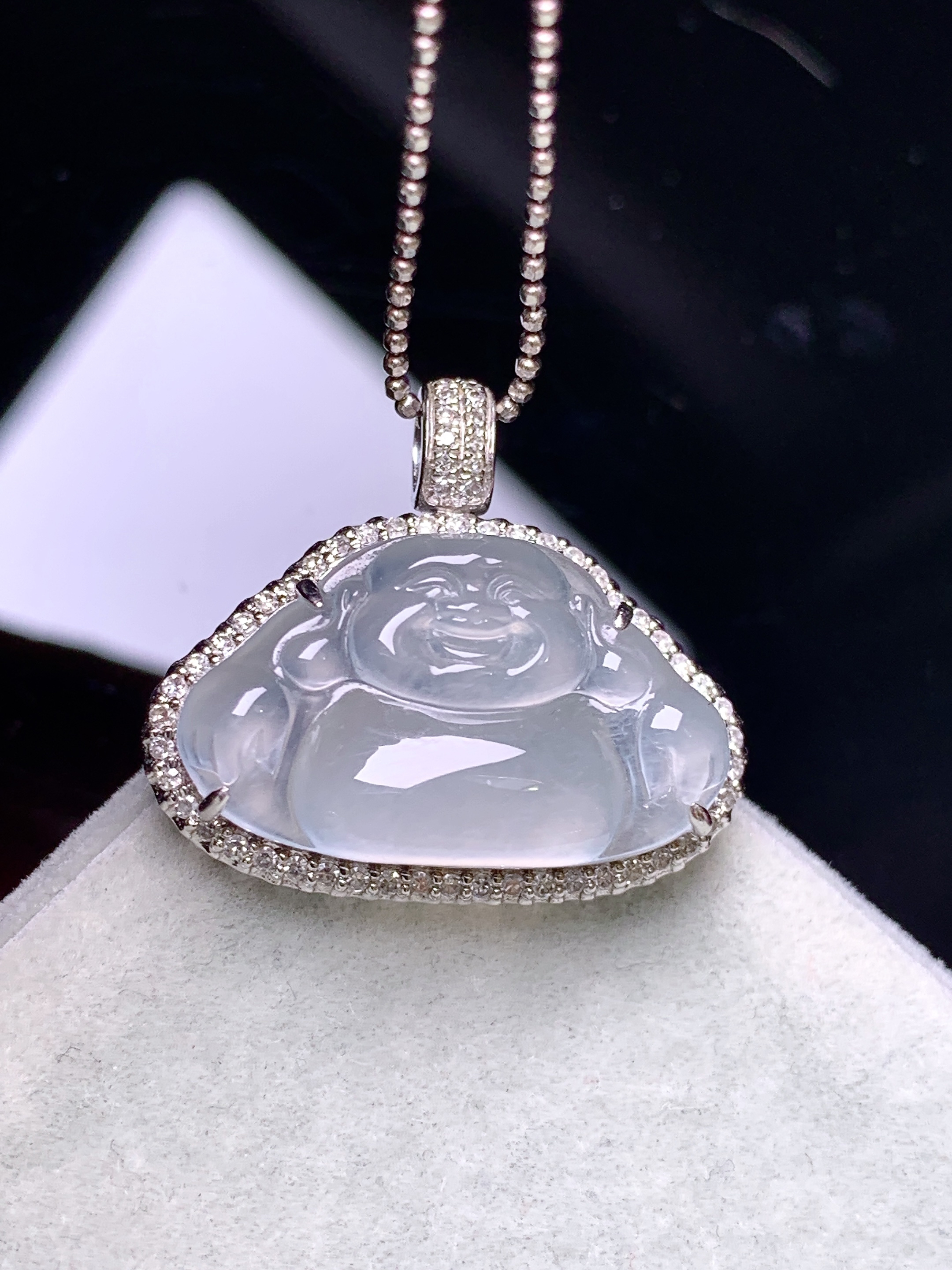 18k金钻镶嵌冰种佛公吊坠 玉质细腻 色泽艳丽清新 水润亮眼 整体尺寸20.7*23.2*8.2g2