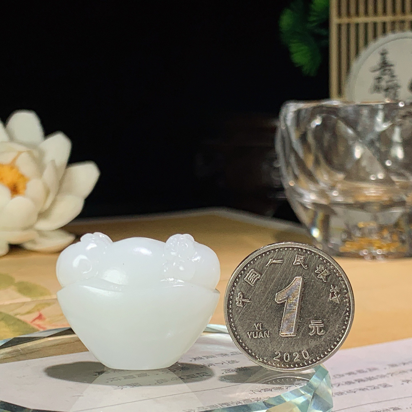 新疆和田玉羊脂白玉福猪挂件 尺寸28/12/22重13.5克！玉质细腻油润 底色纯净 脂粉好，品质好。lt260420