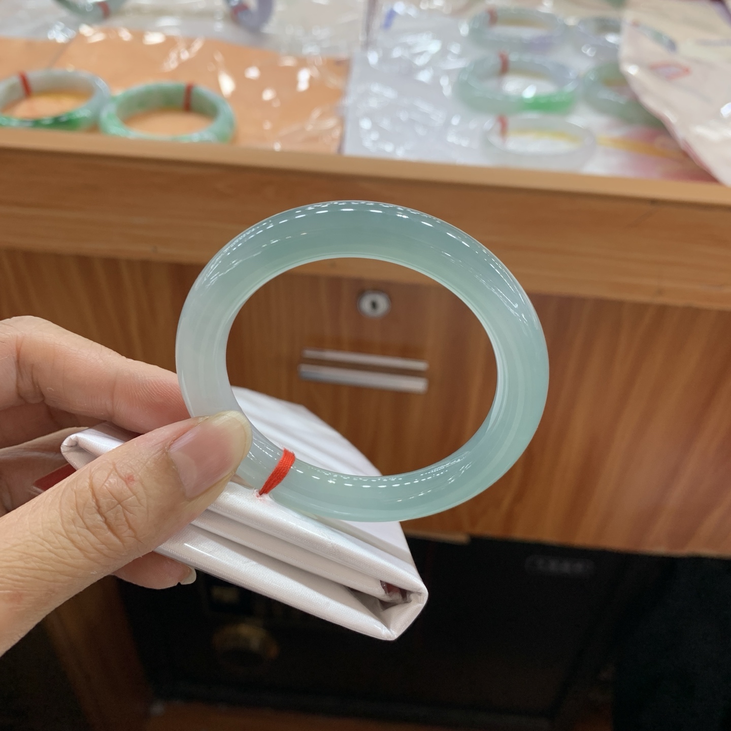 042120FN冰蓝圆条翡翠手镯54-9.7