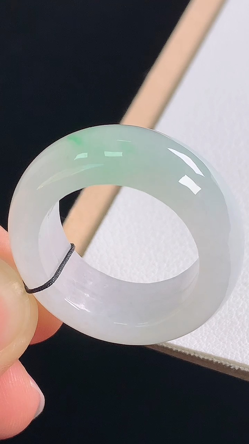 冰飘绿指环，无裂，尺寸:圈口21/19.4-9.6-4.5mm