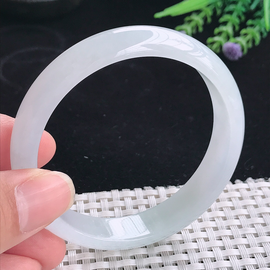 实拍A货翡翠58/13.1/6.6老坑冰纯起胶白月光手镯宽边玉镯平安镯