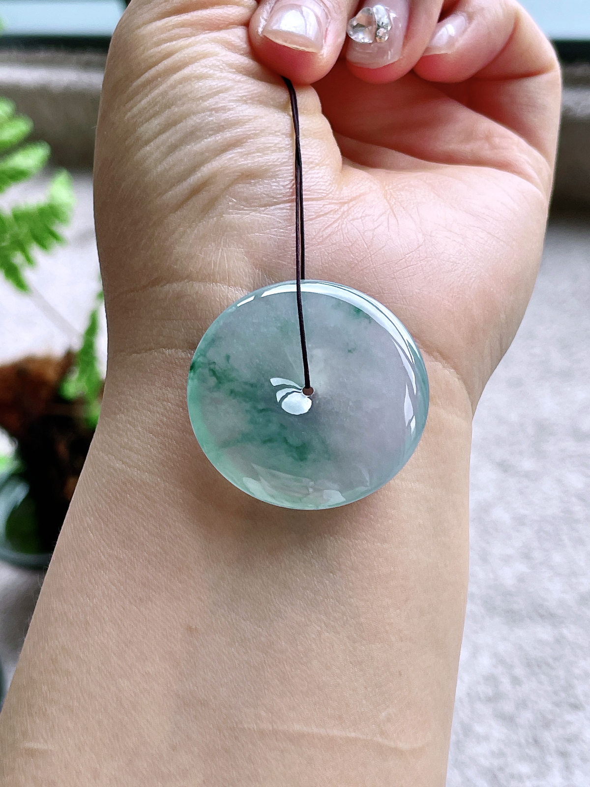 【裸石】高冰飘花平安扣大平安扣吊坠
【说明】缅料 性价比高  
【尺寸】35-5.5
【重量】14克