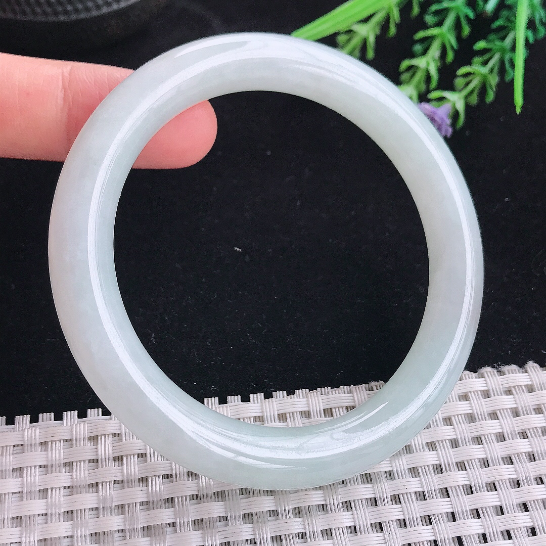 实拍A货翡翠57.8/9.8/9.6老坑秀气冰润晴底圆条手镯宽边玉镯平安镯