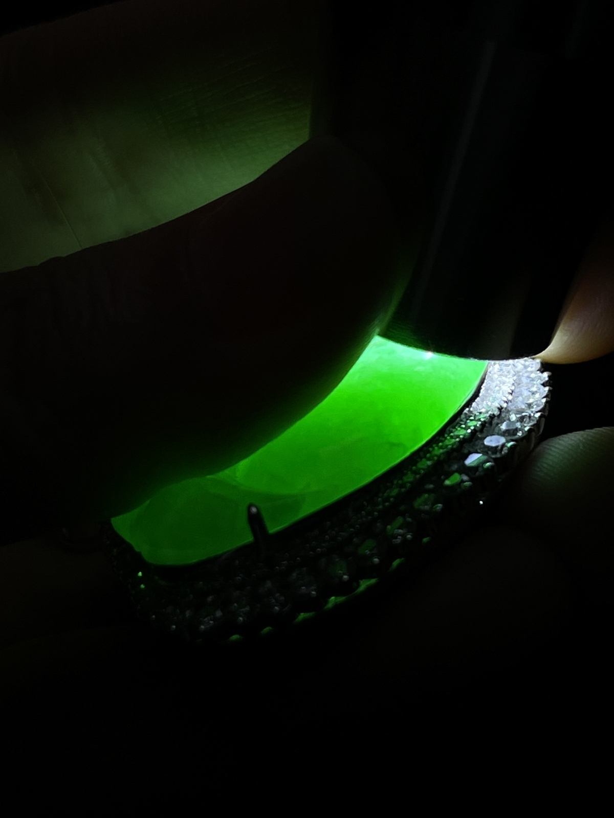 翡翠冰糯种绿色吊坠，印记：G18K,伴钻石