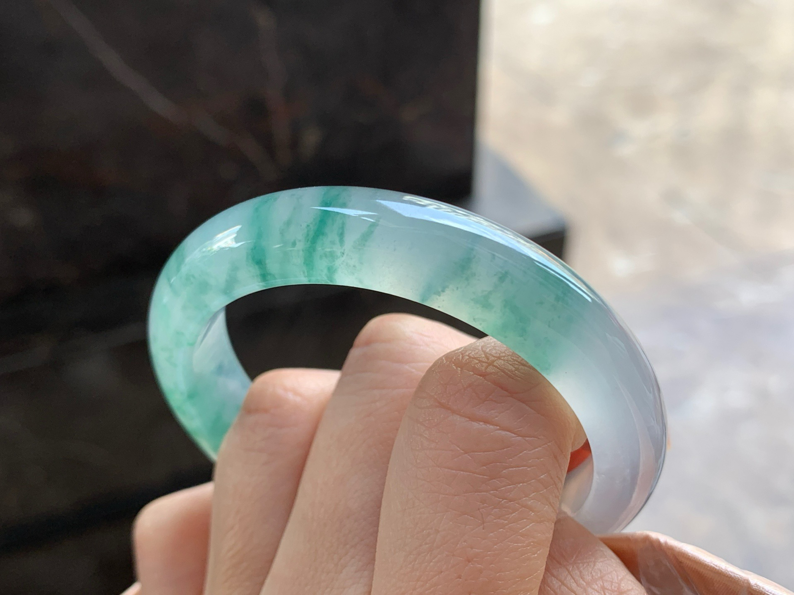 51.5-11.6-7.8

高冰飘花手镯^_^种水好