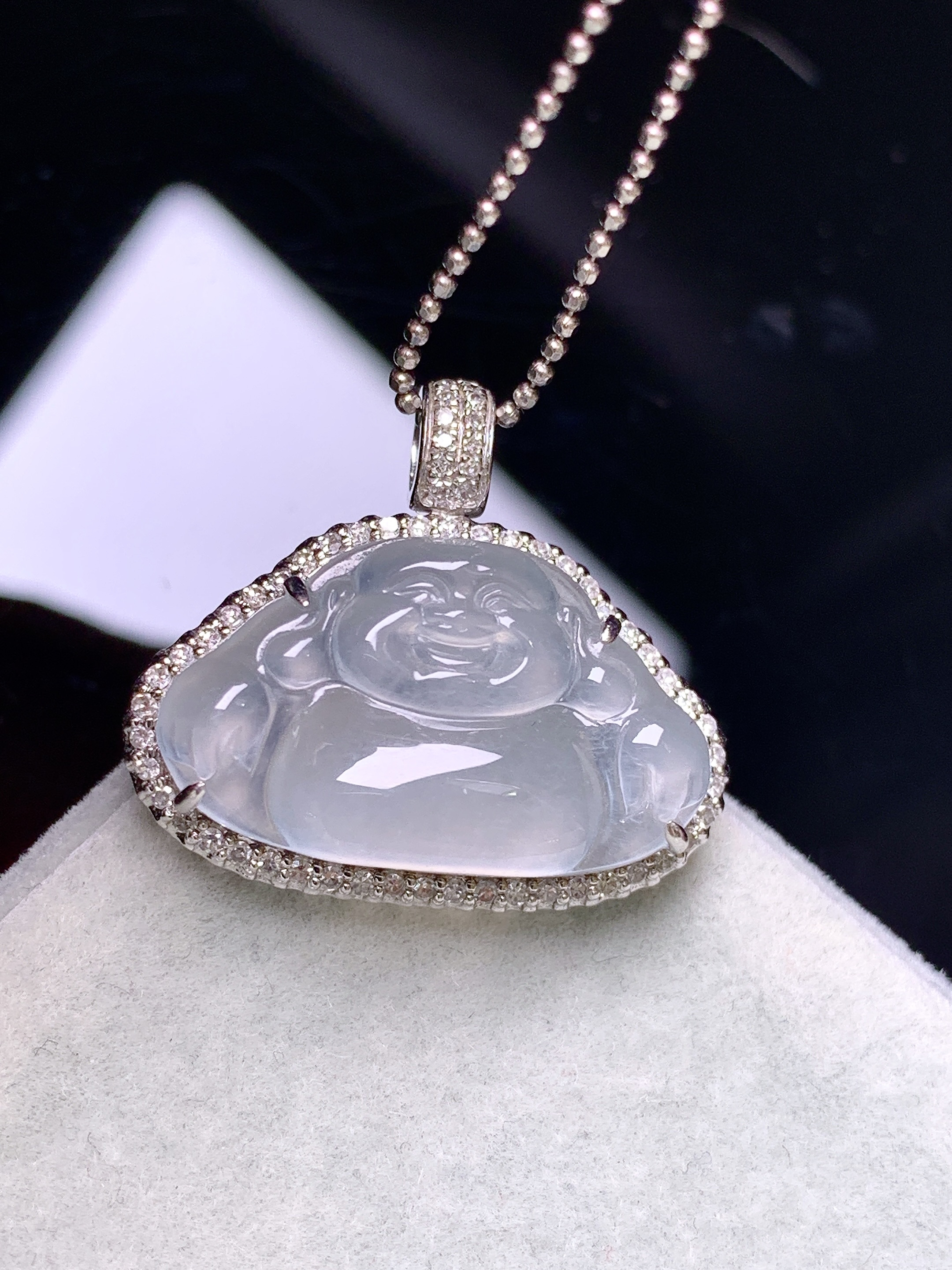 18k金钻镶嵌冰种佛公吊坠 玉质细腻 色泽艳丽清新 水润亮眼 整体尺寸20.7*23.2*8.2g2