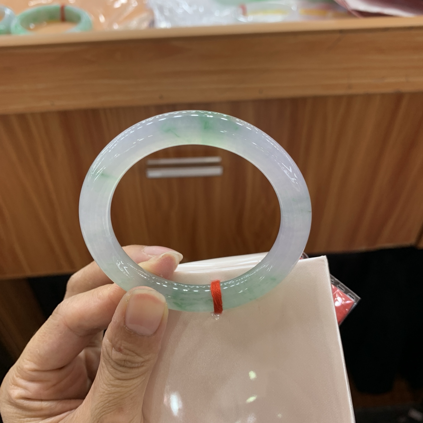 042128JM冰飘绿花圆条翡翠手镯53-9