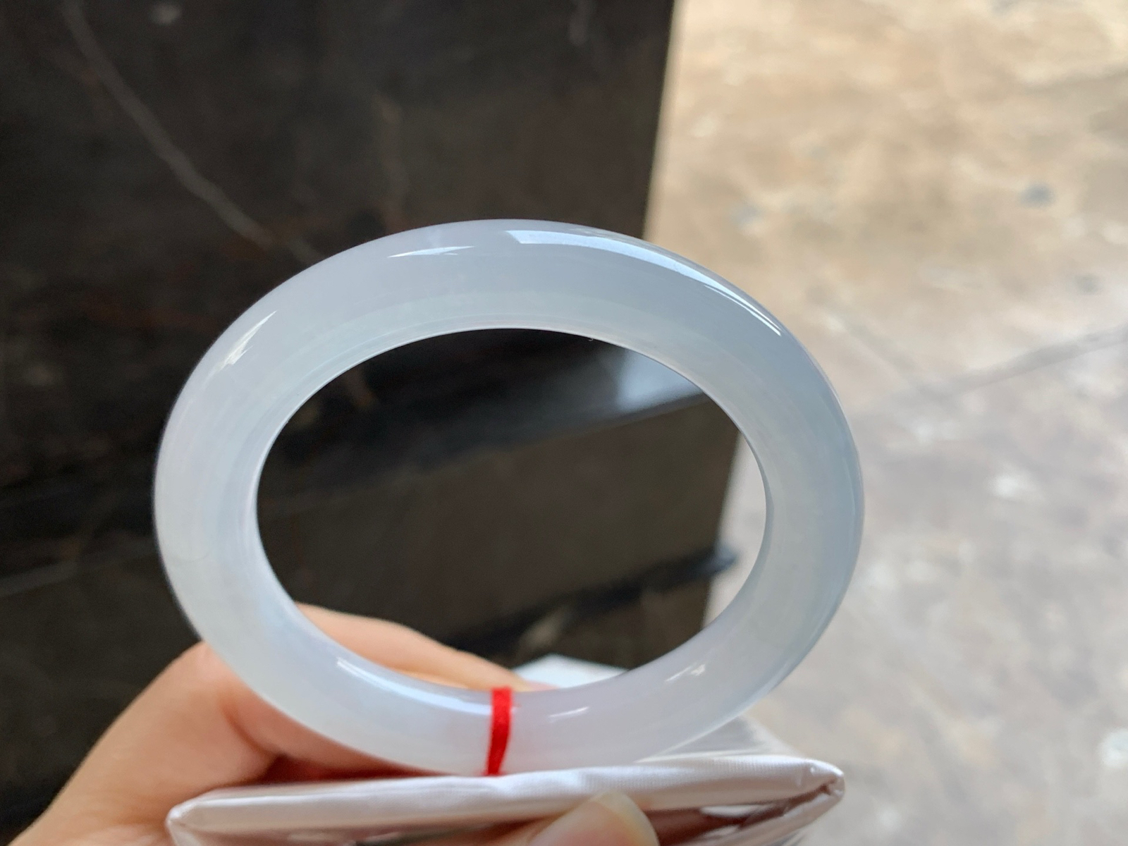 57.5-10.5

淡紫圆条手镯^_^清新