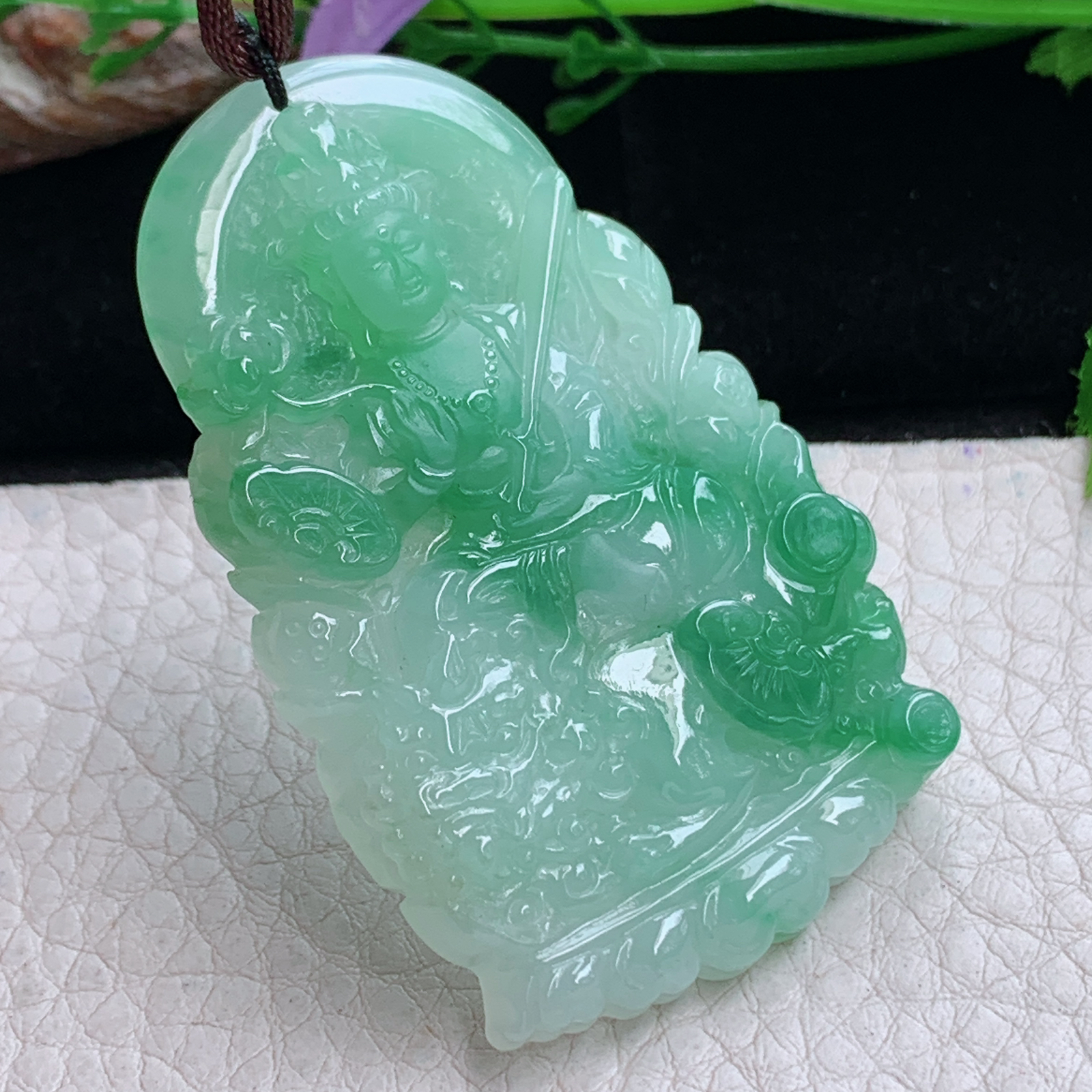 Bg实拍57.5*36.5*6缅甸翡翠飘绿俏雕文殊观音菩萨吊坠生肖守护神玉坠