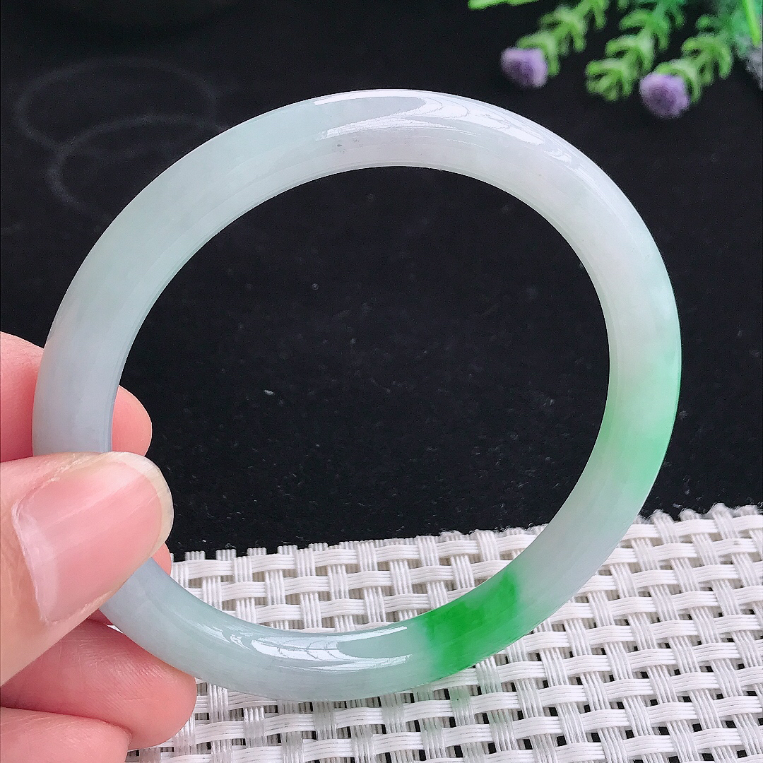 实拍A货翡翠58/7.3/8.2老坑精美冰润飘阳绿圆条手镯宽边玉镯平安镯