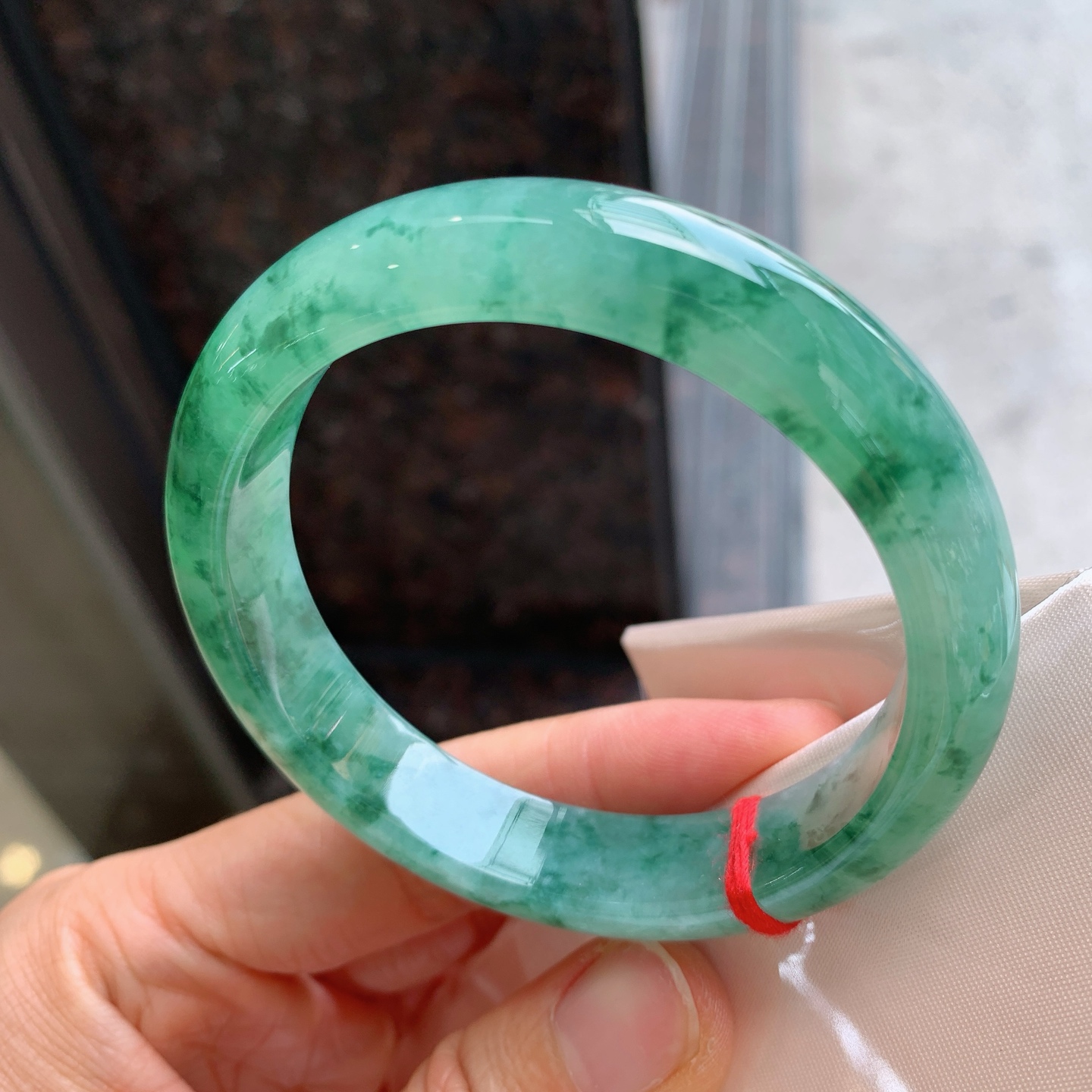 正圈冰飘花 绿色 无裂 尺寸：56.5/12.5/8 花色漂亮