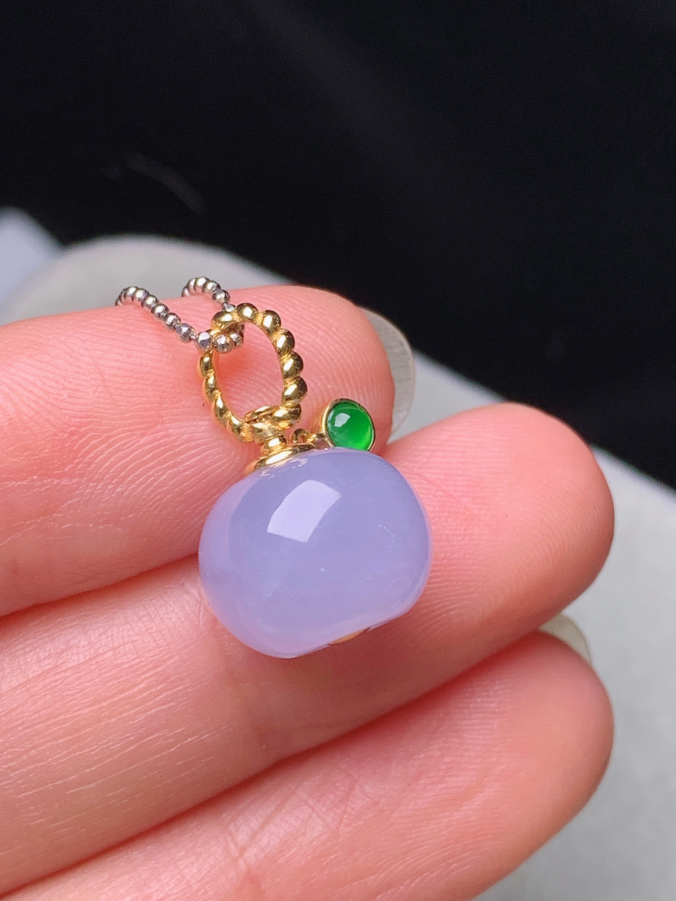 18k金镶嵌紫罗兰路路通吊坠 玉质细腻 色泽艳丽清新 水润亮眼 整体尺寸18*11.8*9.2b1