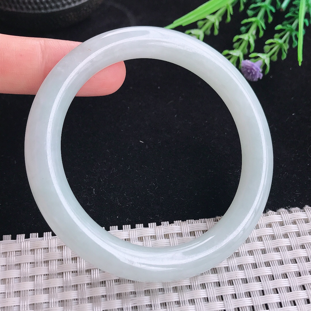 实拍A货翡翠57.8/9.8/9.6老坑秀气冰润晴底圆条手镯宽边玉镯平安镯