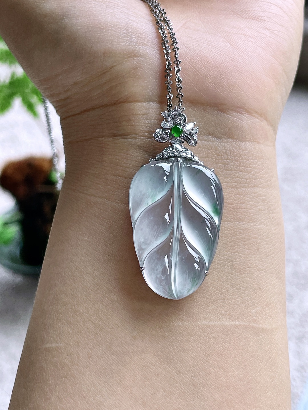 【镶嵌】冰种飘花树叶飘花大叶子吊坠  【说明】缅甸 18k金镶嵌 无裂 性比高  【整体】48-2