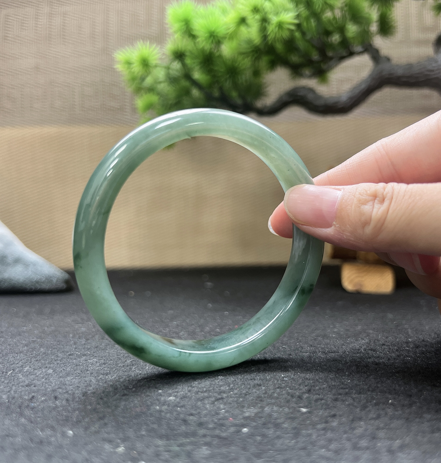 60圈口正圈飘蓝花手镯