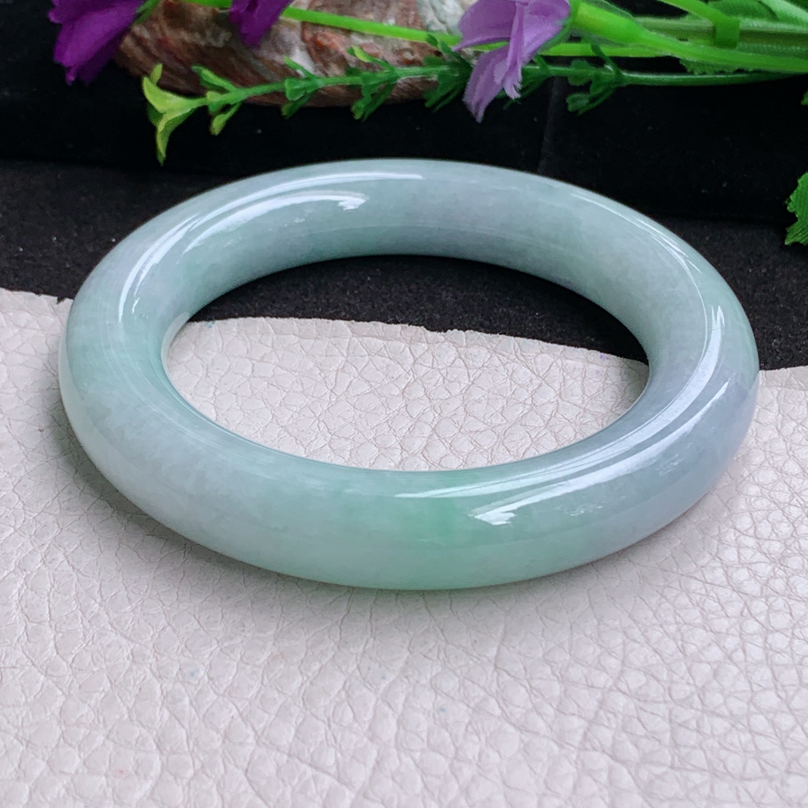 z实拍58*12.5胖圆镯 天然缅甸翡翠a货手镯淡春带彩圆条玉镯子