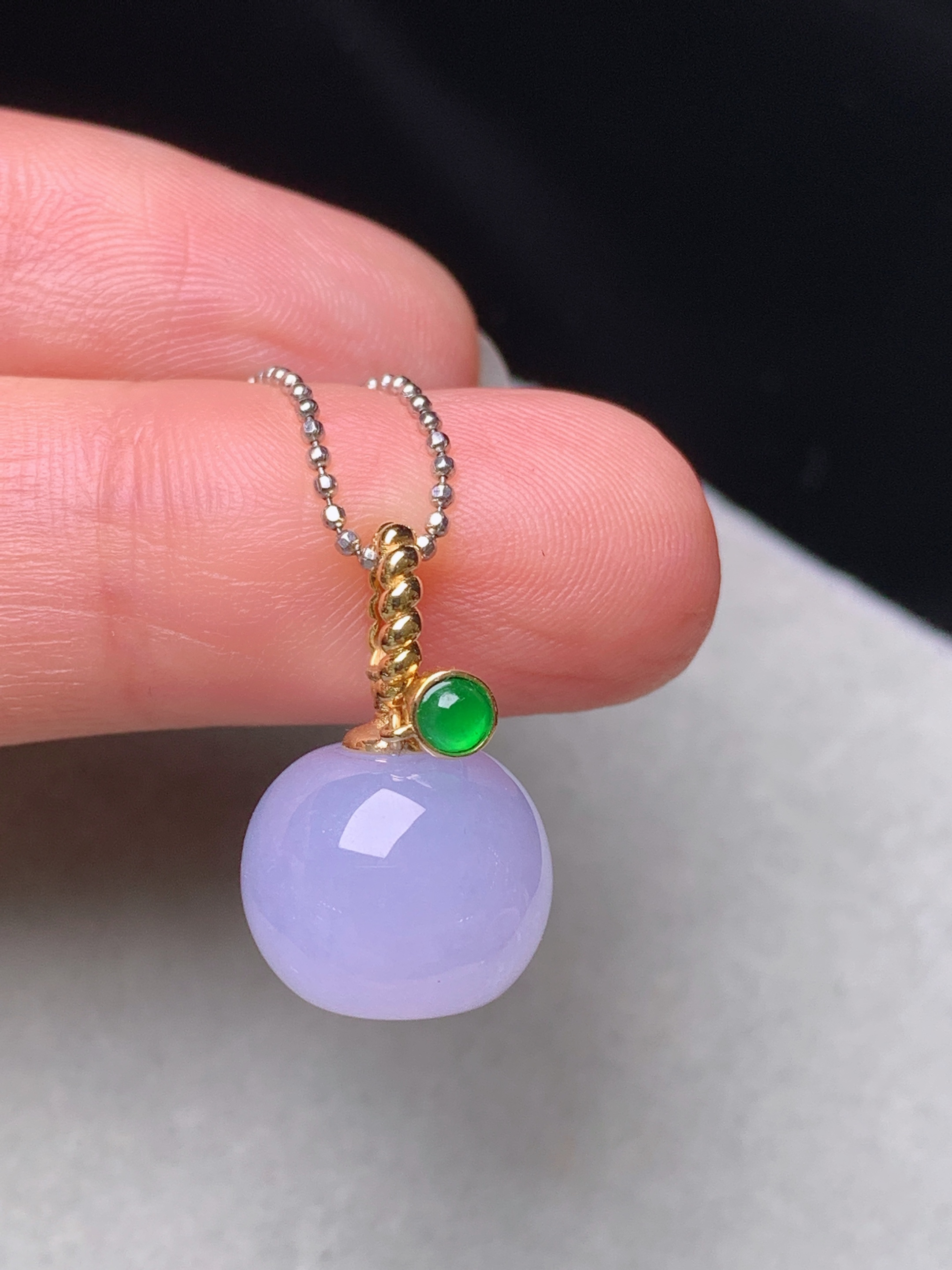 18k金镶嵌紫罗兰路路通吊坠 玉质细腻 色泽艳丽清新 水润亮眼 整体尺寸18*11.8*9.2b1