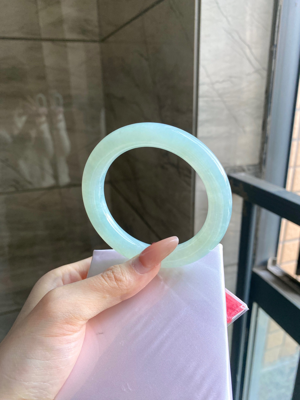 【晴水绿手镯】
尺寸：55.2-10.8-10.7
自然光无滤镜，原图直出