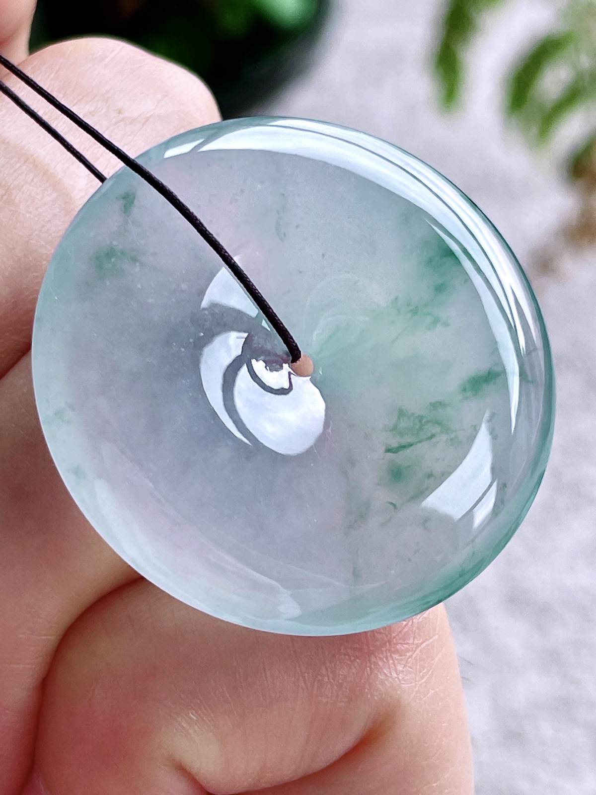 【裸石】高冰飘花平安扣大平安扣吊坠
【说明】缅料 性价比高  
【尺寸】35-5.5
【重量】14