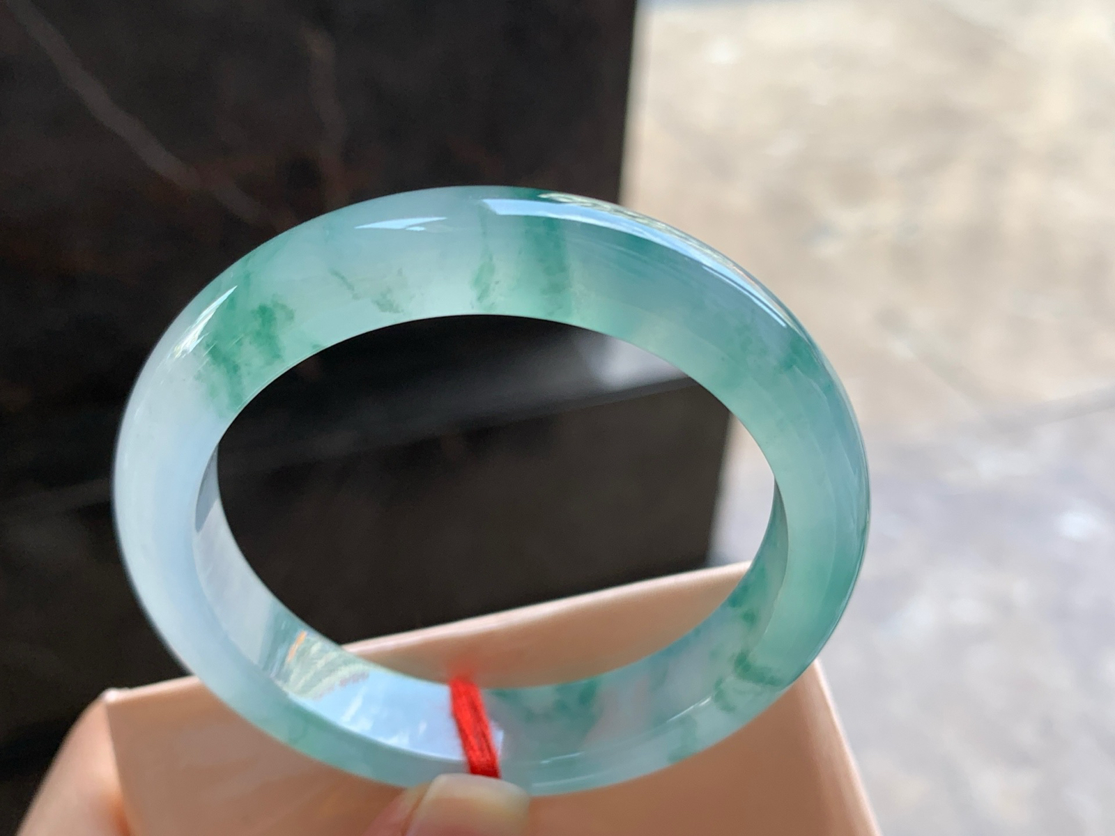 51.5-11.6-7.8

高冰飘花手镯^_^种水好