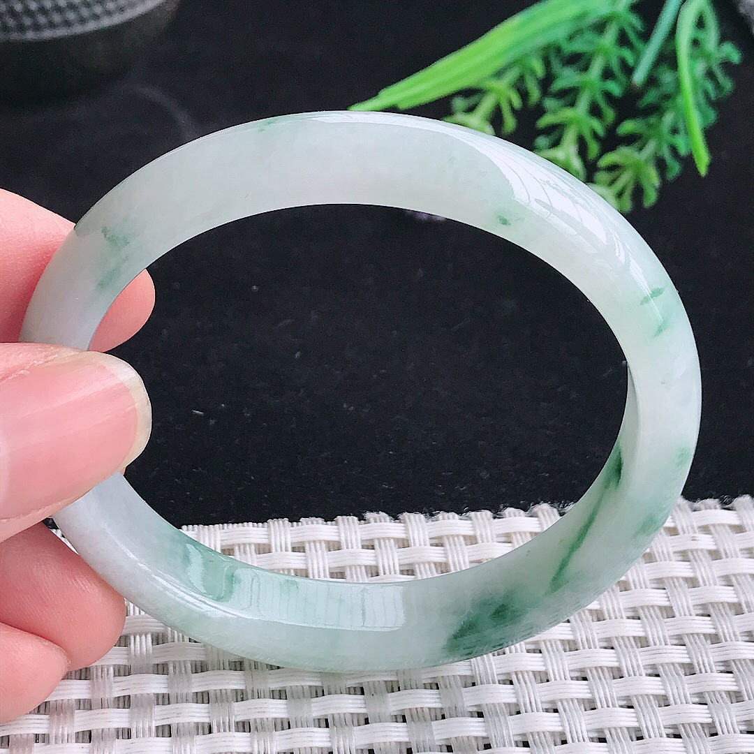 实拍A货翡翠55/48.8/11.3/7.2老坑冰润飘花贵妃手镯宽边玉镯平安镯