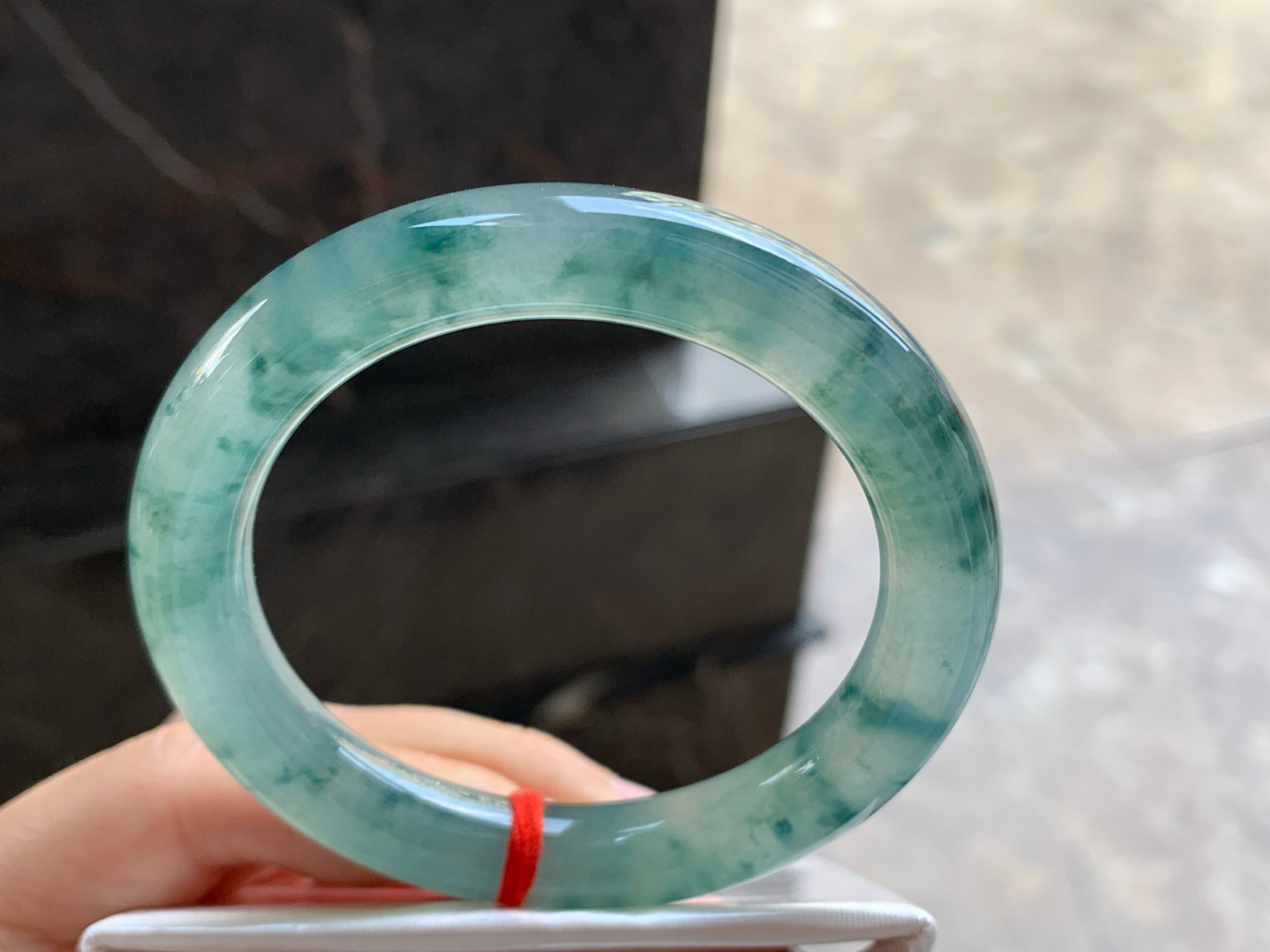 54-10

冰蓝花圆条手镯^_^飘花浓郁