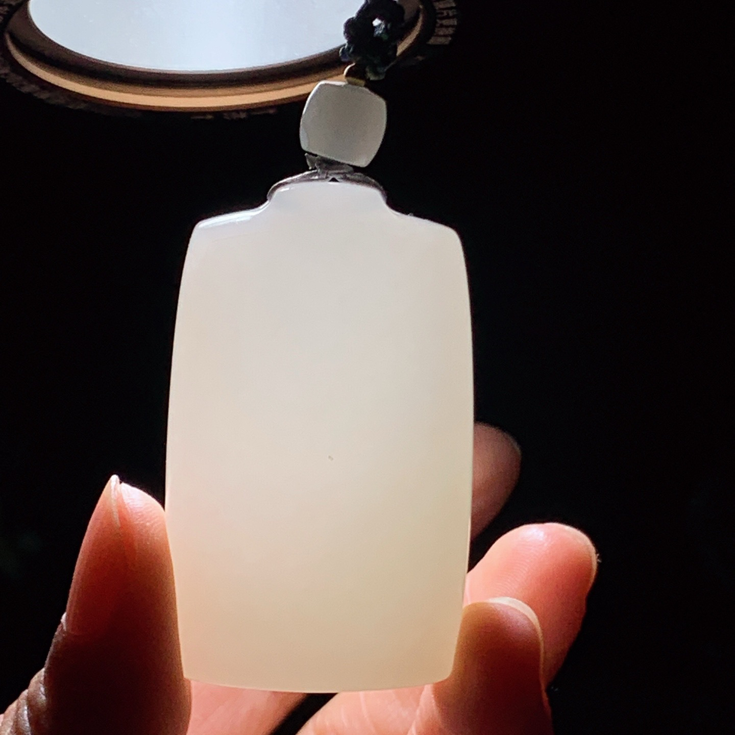 新疆和田玉白玉平安无事牌挂件 尺寸50/29/11重41克！玉质细腻油润 底色纯净 脂粉好，品质好。lt260420