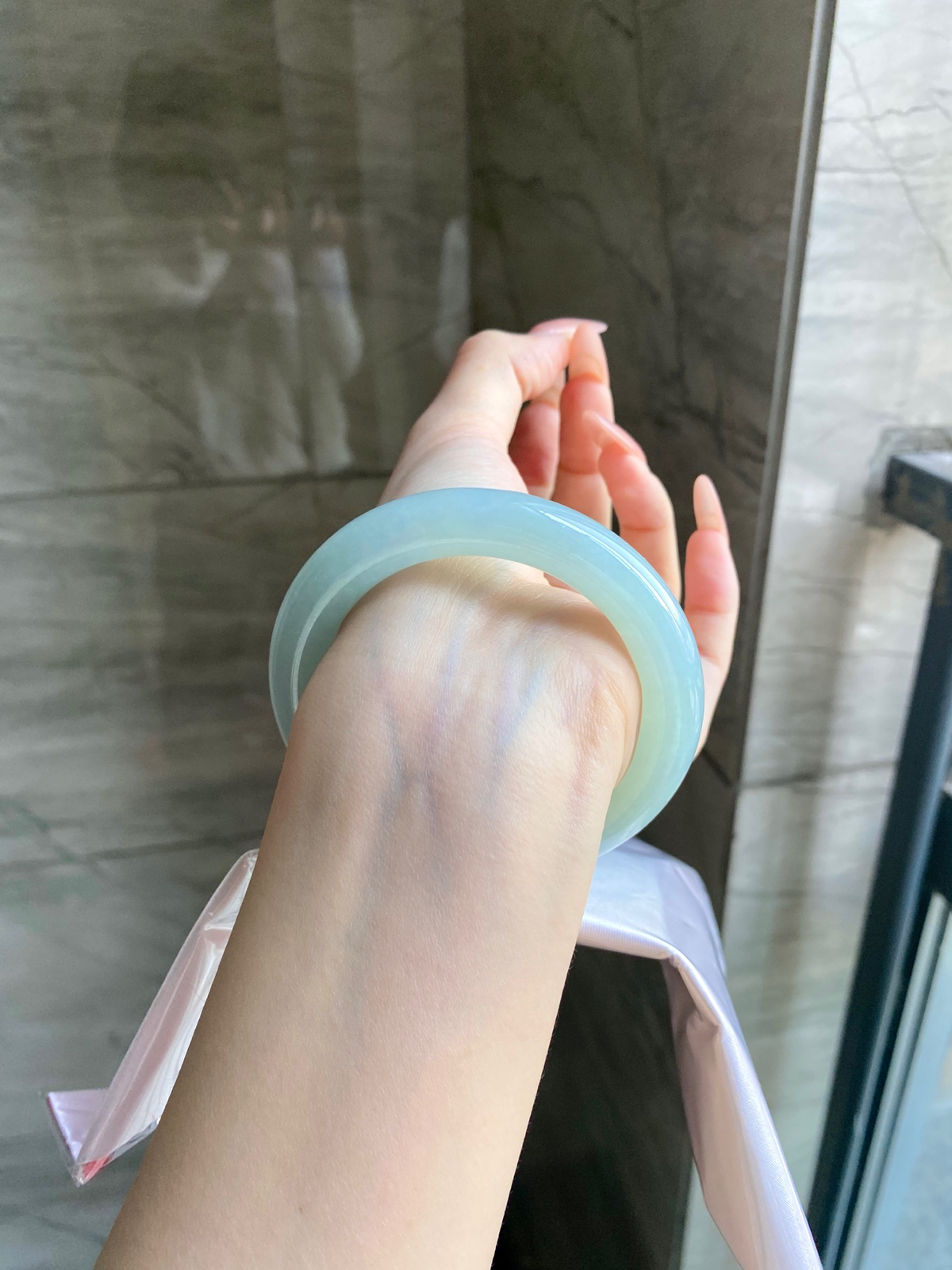 【晴水绿手镯】
尺寸：55.2-10.8-10.7
自然光无滤镜，原图直出