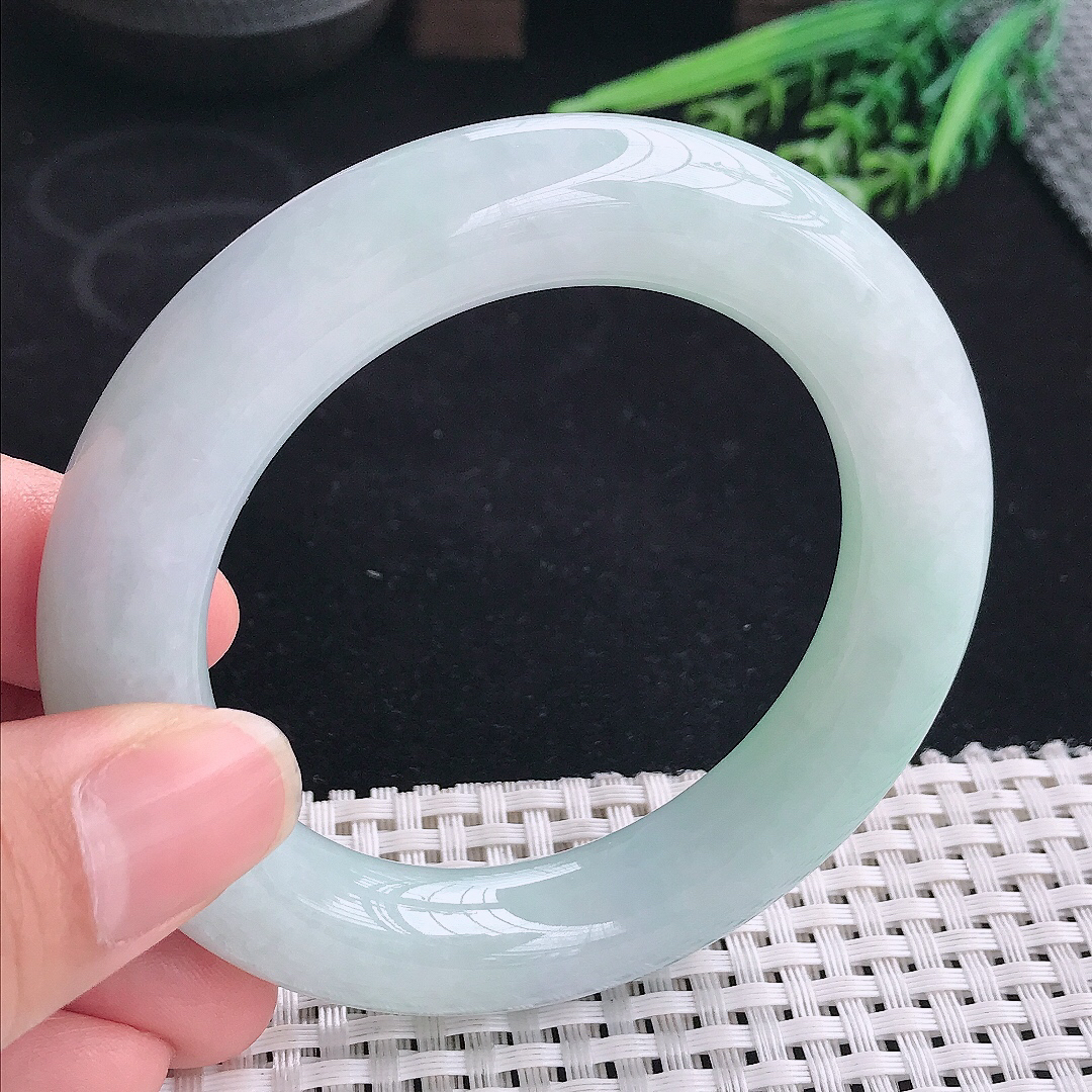 实拍A货翡翠54/12.5老坑秀气冰润晴底胖圆条手镯翡翠玉镯平安镯