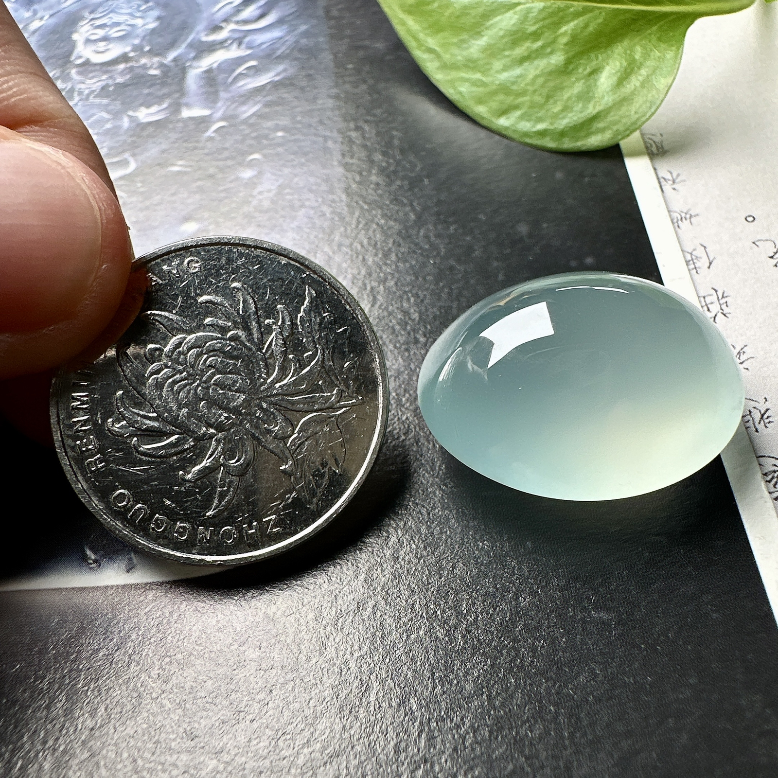 【冰种天空蓝蛋面裸石】大鸽子蛋，种地上乘，冰感十足，通透起光，饱满圆润，收藏品质