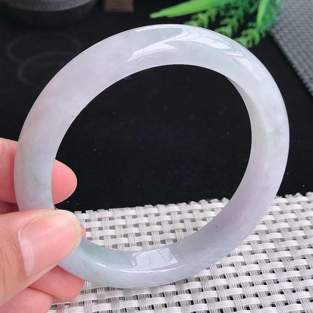 实拍A货翡翠63/11.6/9.2大圈口老坑秀气冰润手镯宽边玉镯平安镯