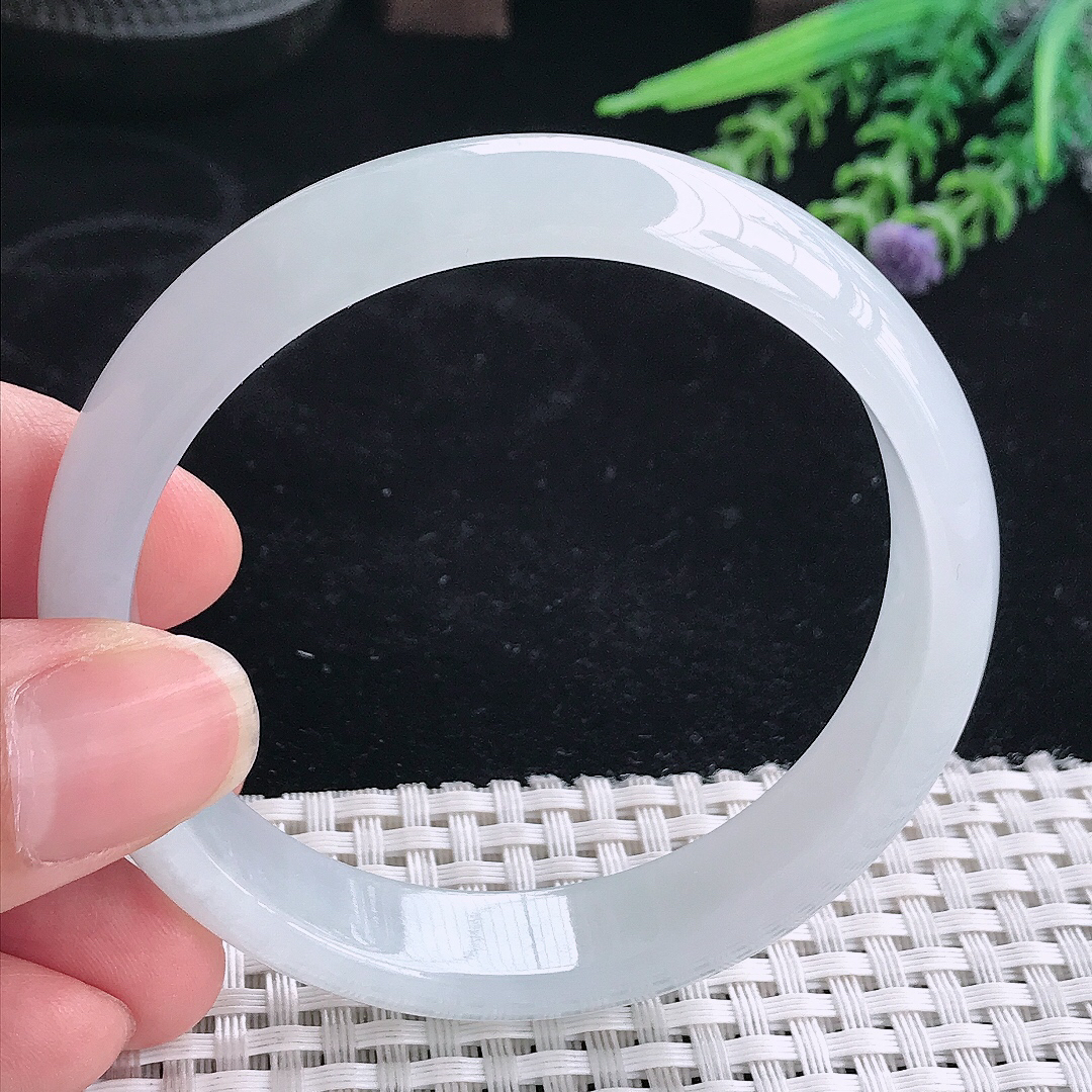 实拍A货翡翠58/13.1/6.6老坑冰纯起胶白月光手镯宽边玉镯平安镯