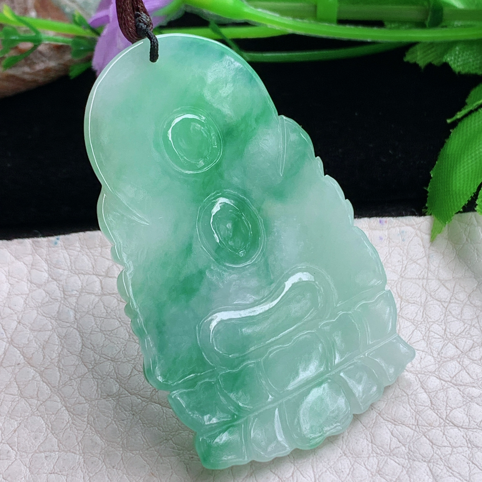 Bg实拍57.5*36.5*6缅甸翡翠飘绿俏雕文殊观音菩萨吊坠生肖守护神玉坠