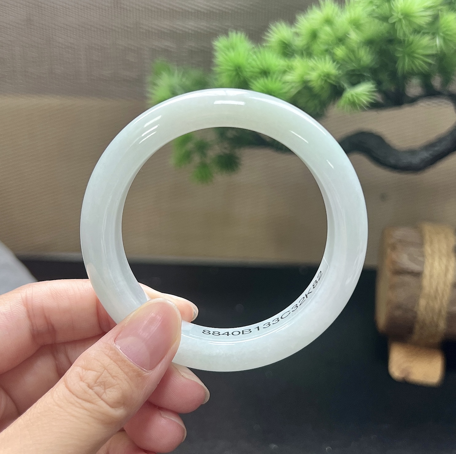 53圈口宽版正圈白月光手镯