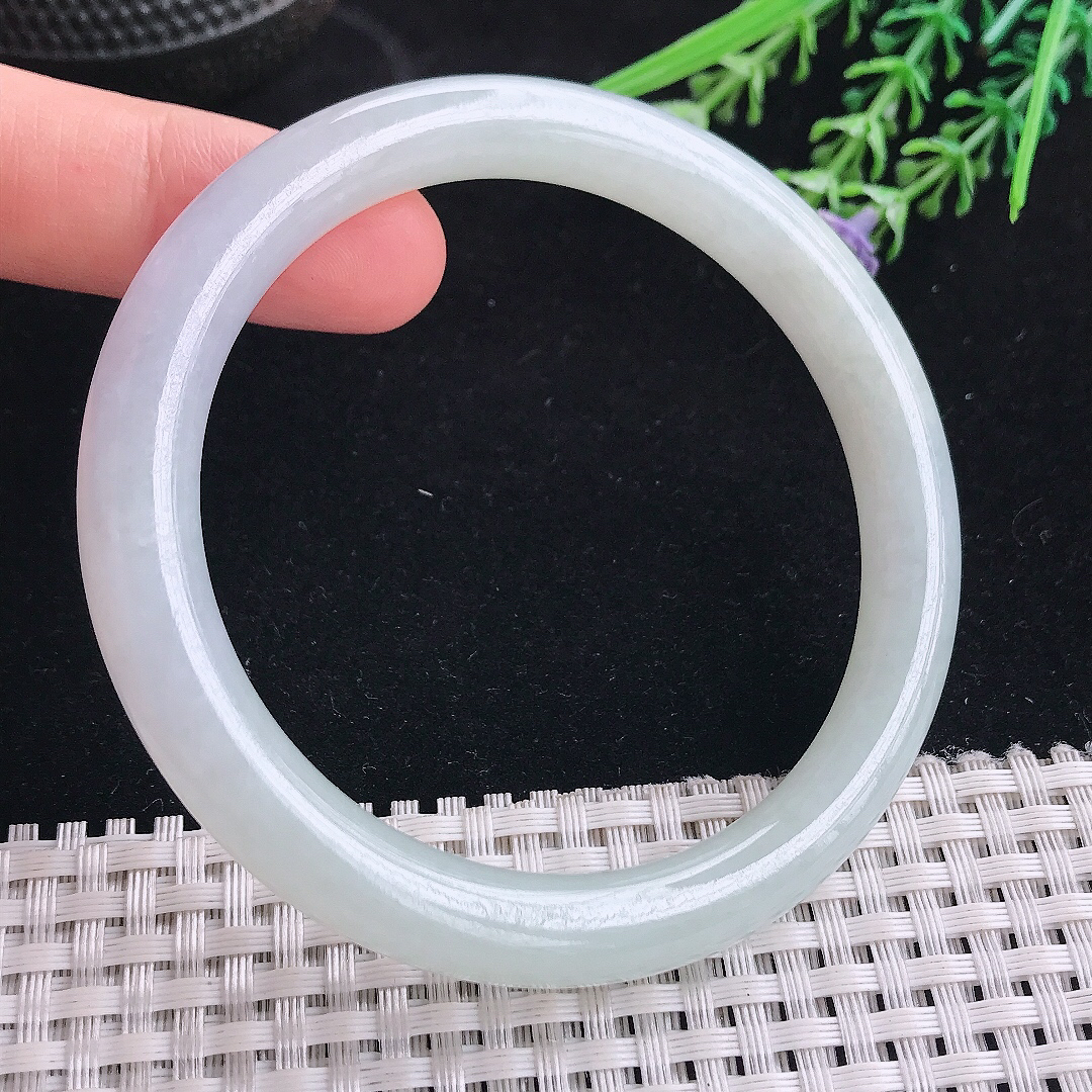 实拍A货翡翠60/9/8.5老坑冰润水灵圆条手镯宽边玉镯平安镯
