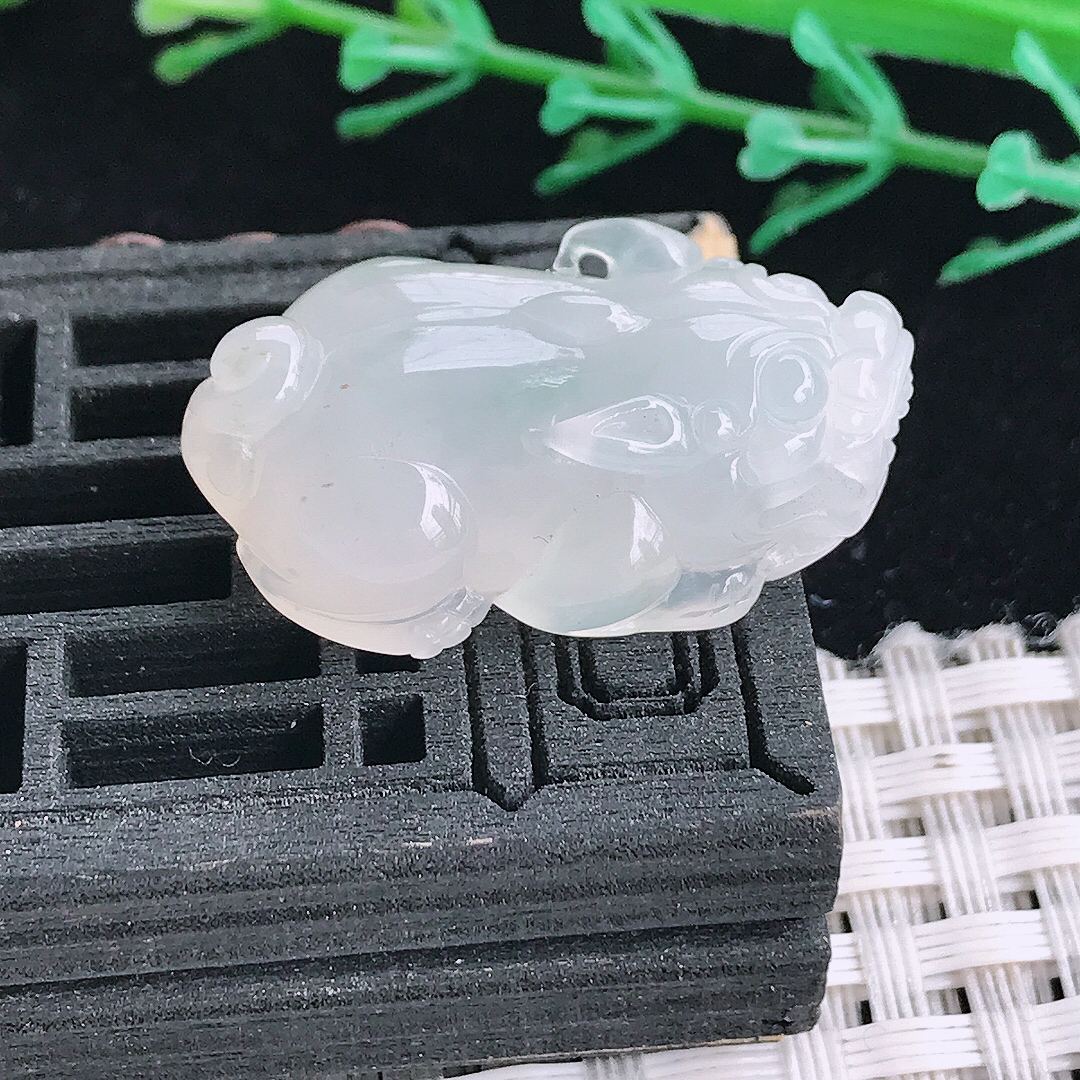 自然光29.6/17.5/10.6老坑冰胶果冻白冰貔貅吊坠翡翠玉坠挂件
