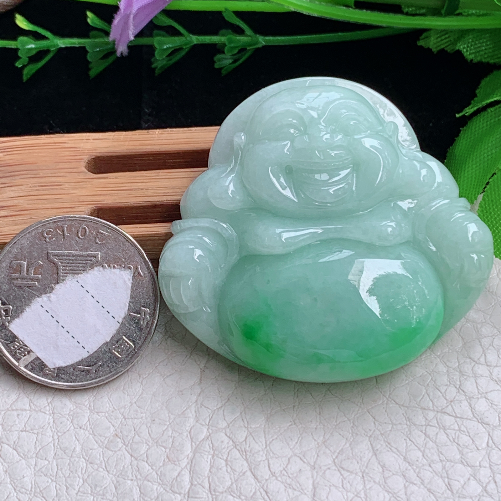 zen实拍44.5*48.5*12缅甸翡翠飘绿佛公吊坠大肚弥勒佛像项坠白底青