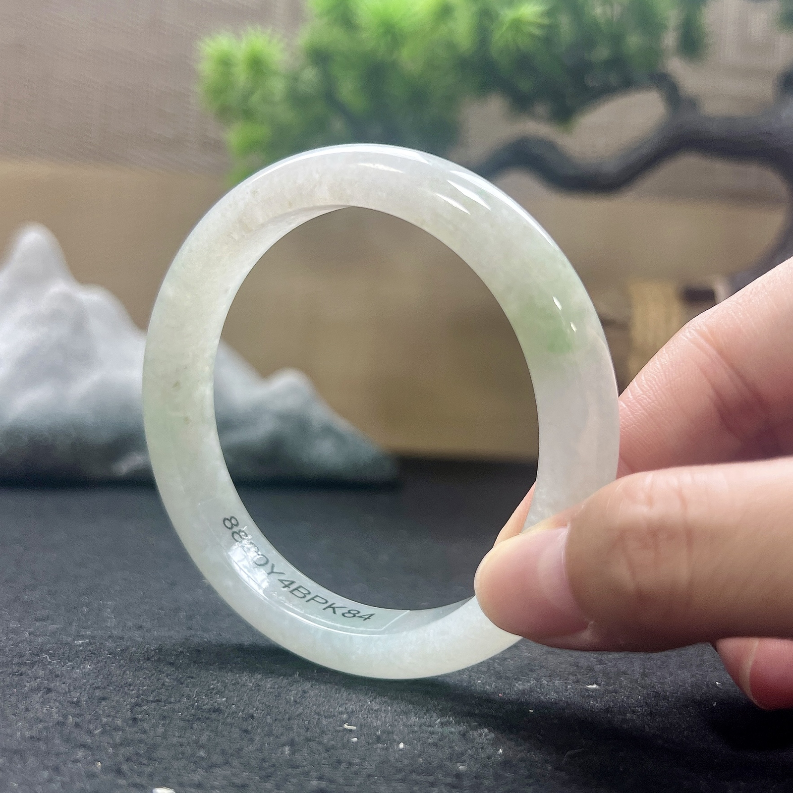 59圈口正圈飘绿手镯