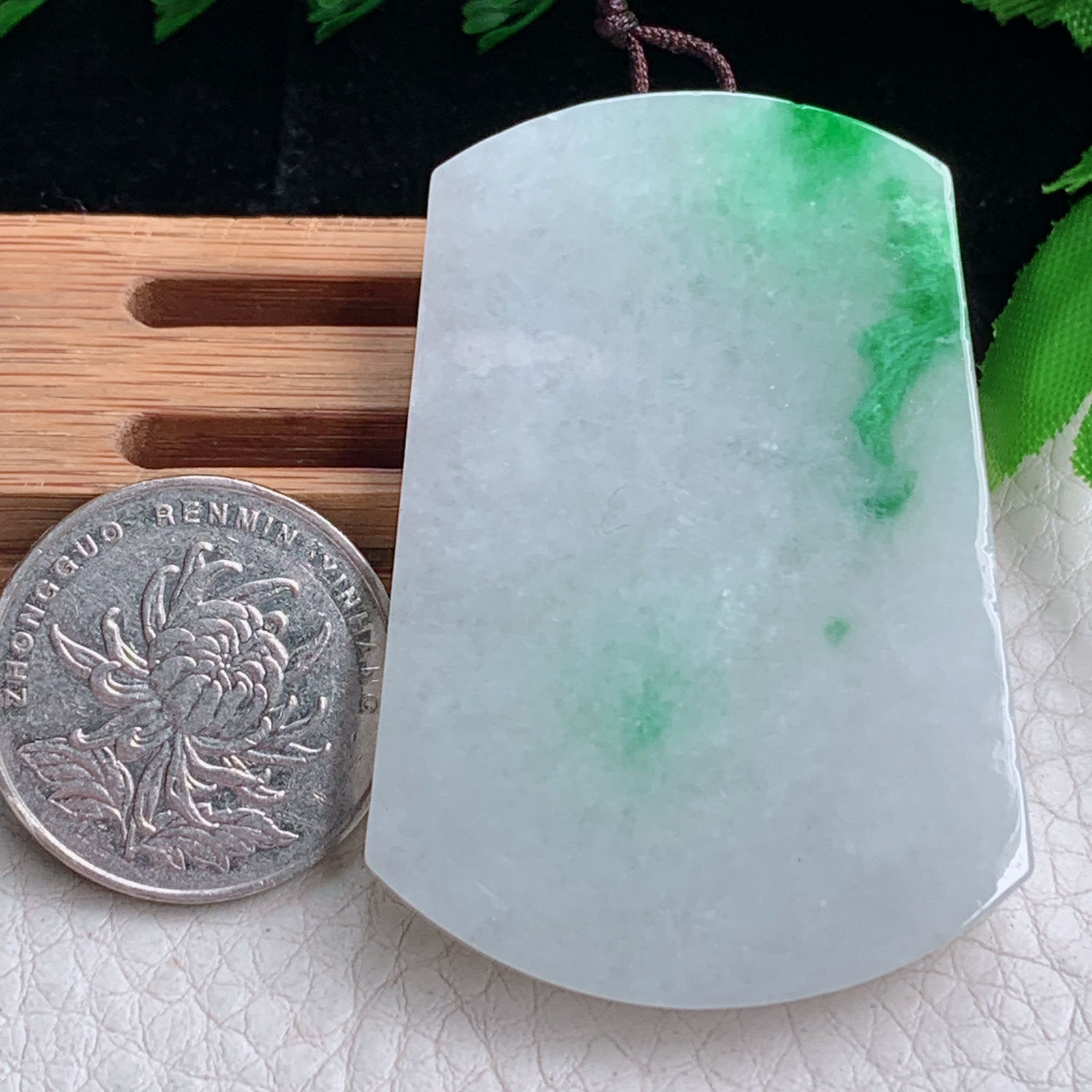 zen实拍53*37.8*6缅甸翡翠飘绿平安无事牌吊坠