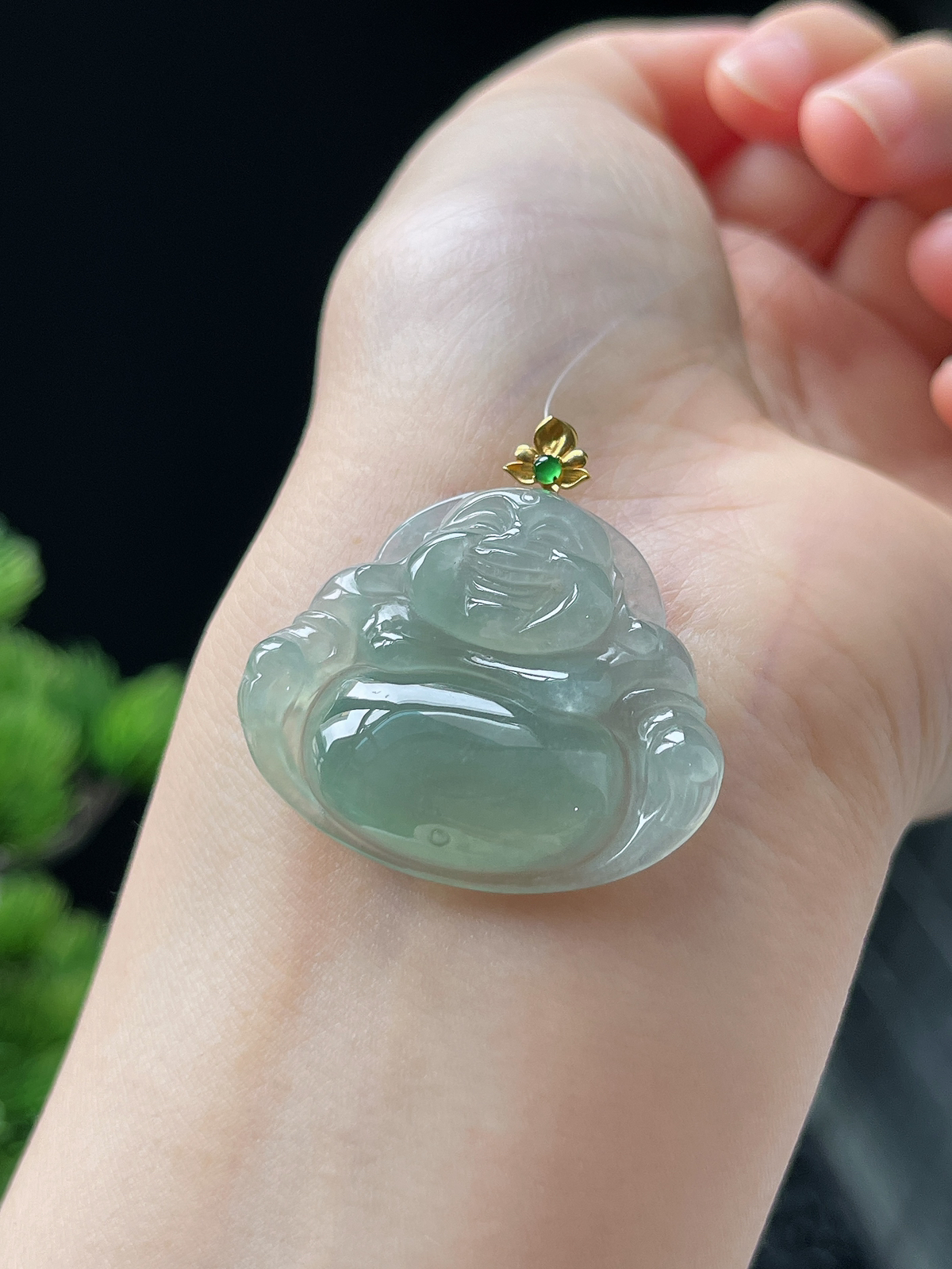 18k金 翡翠冰糯种淡绿色佛公吊坠