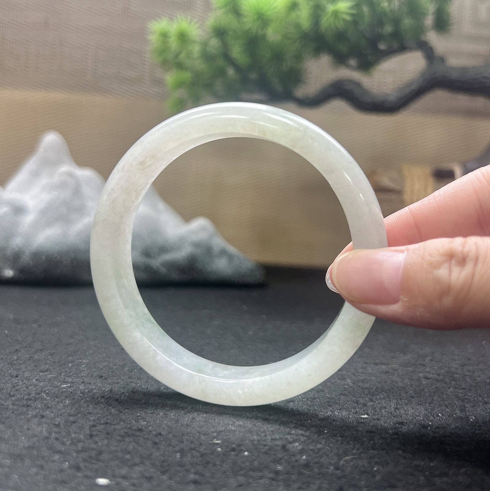 59圈口正圈飘绿手镯