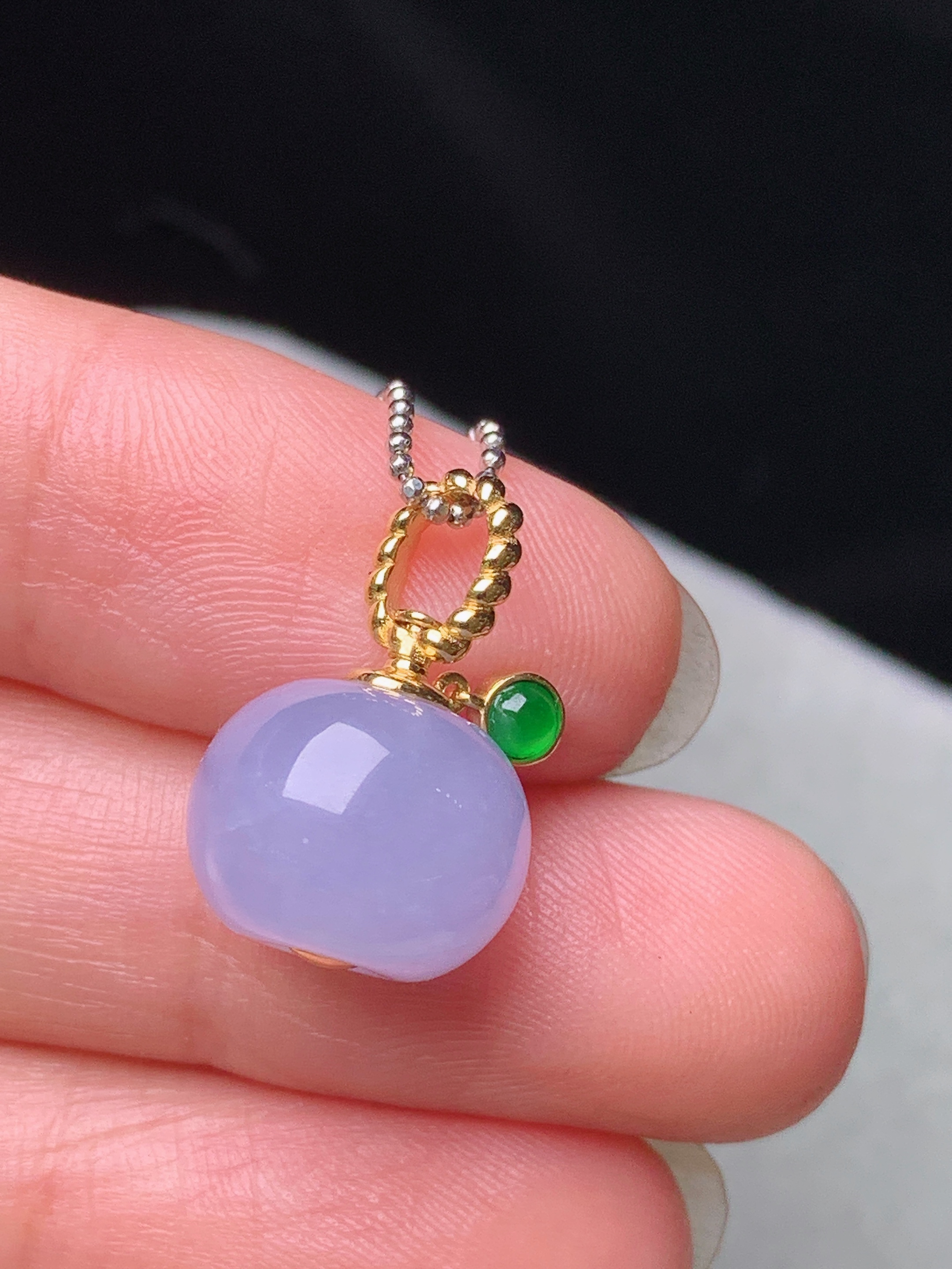 18k金镶嵌紫罗兰路路通吊坠 玉质细腻 色泽艳丽清新 水润亮眼 整体尺寸18*11.8*9.2b1