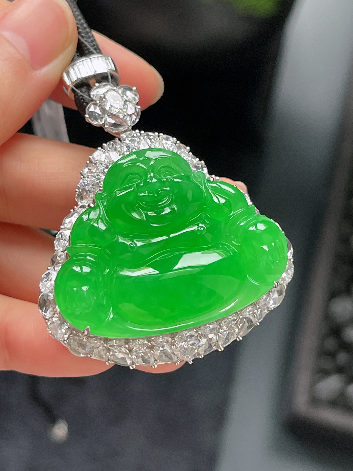 翡翠冰糯种绿色吊坠，印记：Au750,伴钻石