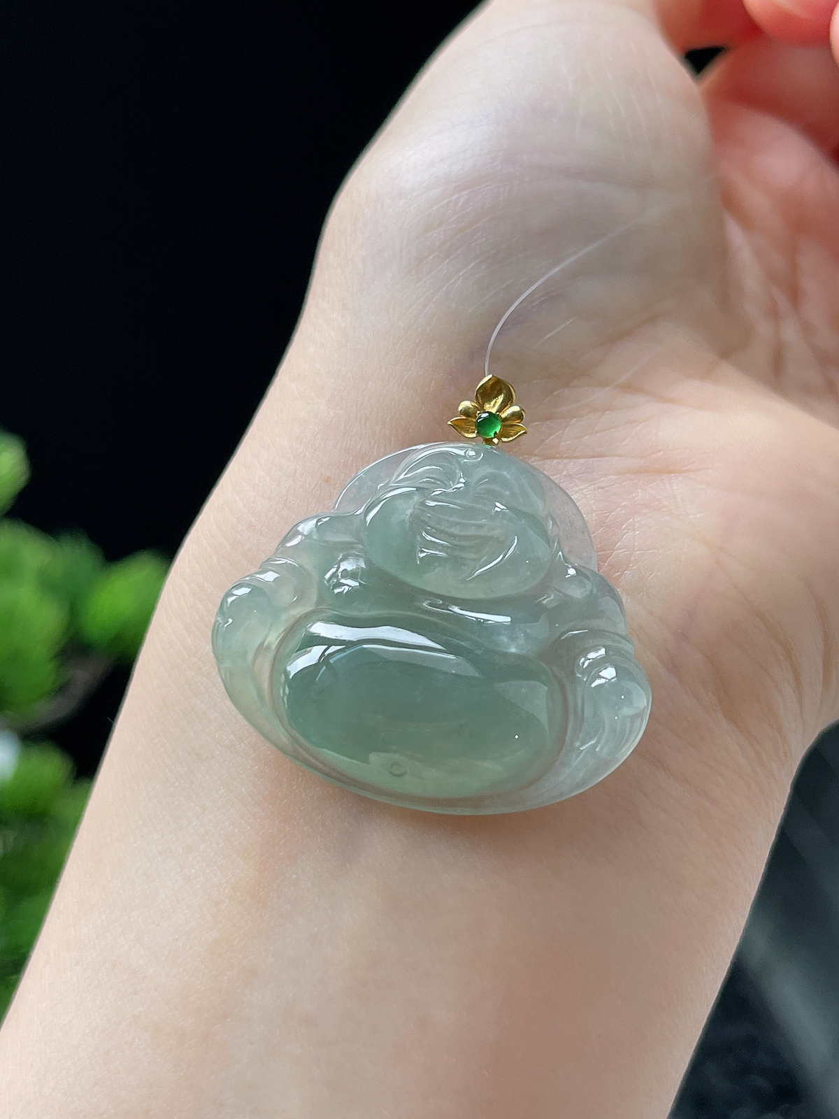 18k金 翡翠冰糯种淡绿色佛公吊坠