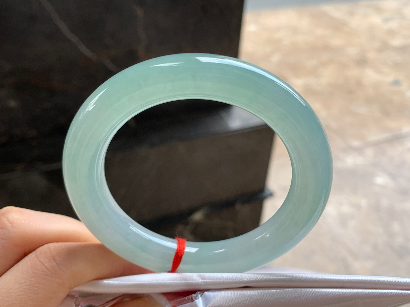 57.5-12.3

晴水圆条手镯^_^细腻