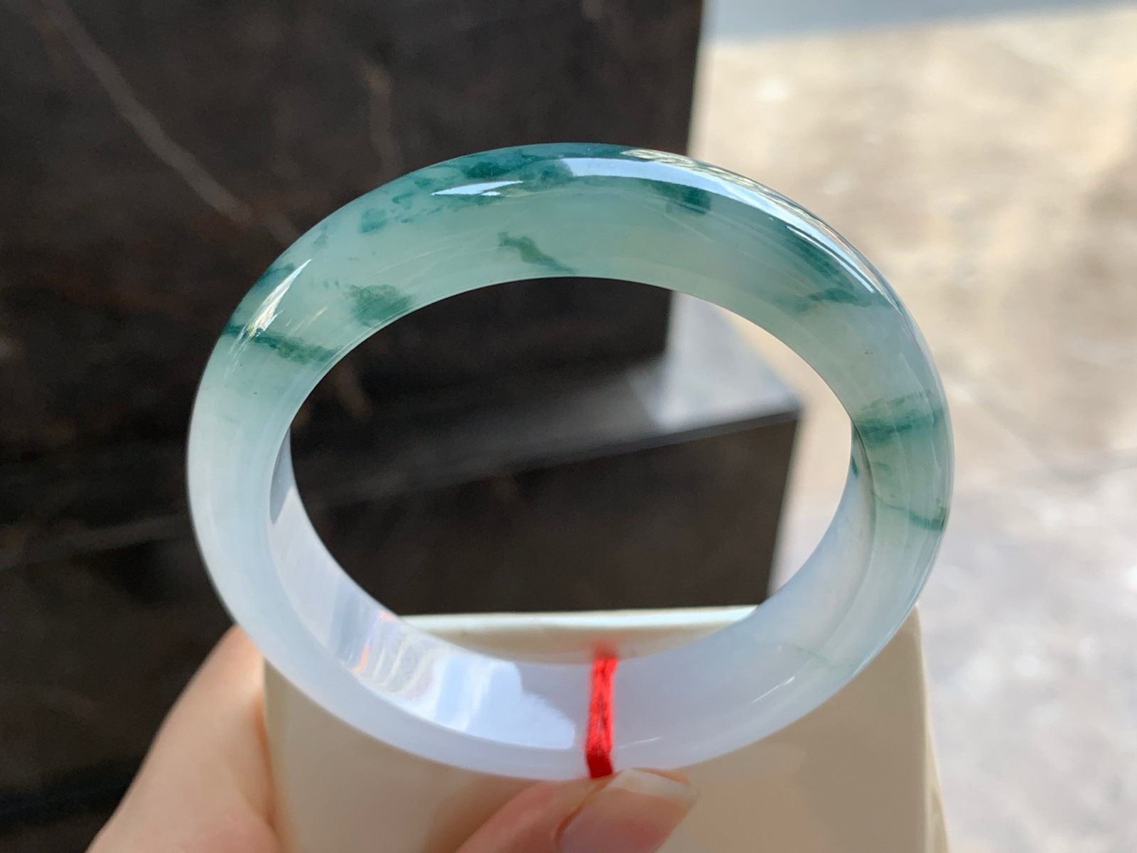 56.5-14.4-8.3

冰蓝花手镯^_^冰透 飘花浓郁